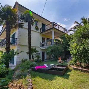 https://apartment-lovran-7837a.in-istria.net